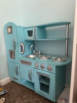 Kids’ kitchen playset