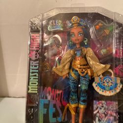 Monster High   Doll.