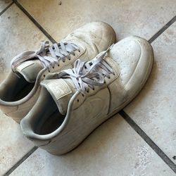 white nike air forces