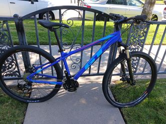 GT Aggressor Pro Blue Mountain Bike

