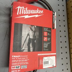 Milwaukee 12V Trap Snake 