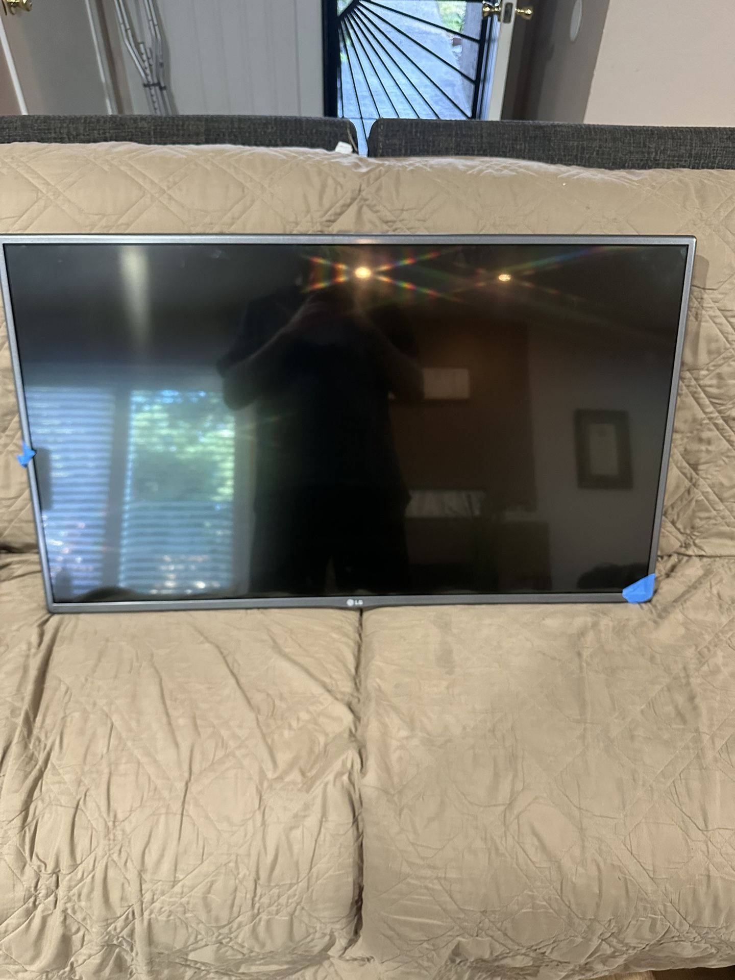 Used LG TV 2/2