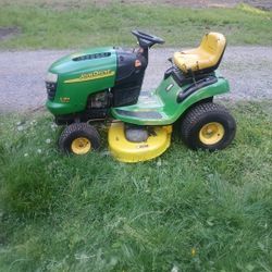 John Deere L 100