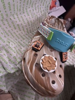Cinnamon Toast Crunch Crocs 