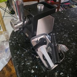 Electric meat grinder
