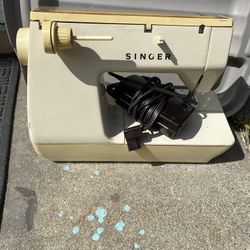 Singer Sewing Machine