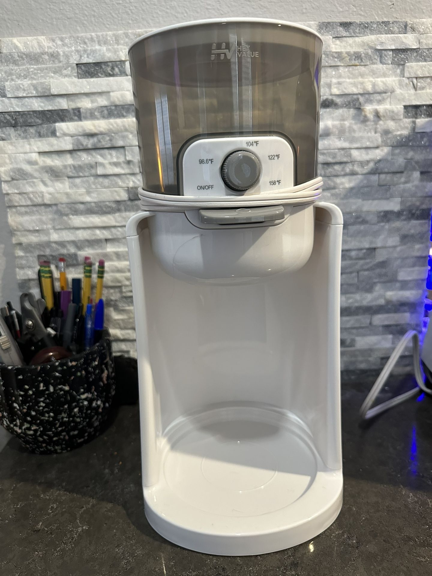 Hot Water/Formula Dispenser