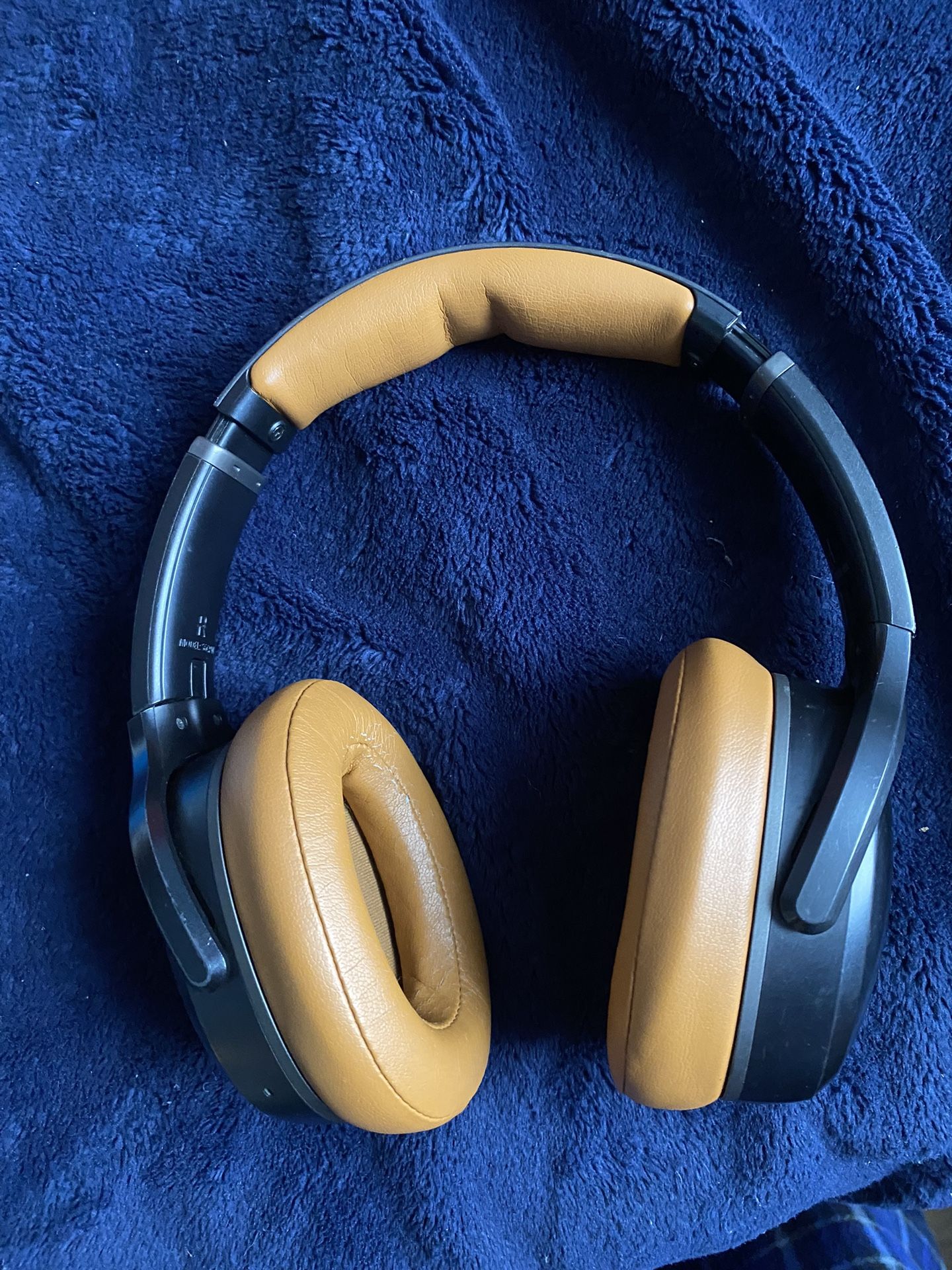 CRUSHER ANC SKULL CANDY HEADPHONES|NOT FREE SEND OFFERS