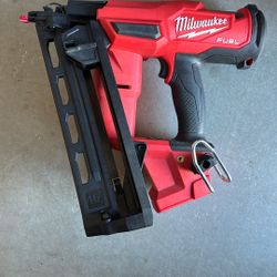 Milwaukee cordless nail gun