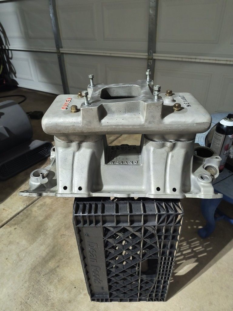 SBC Weiand Tunnel Ram Intake Manifold