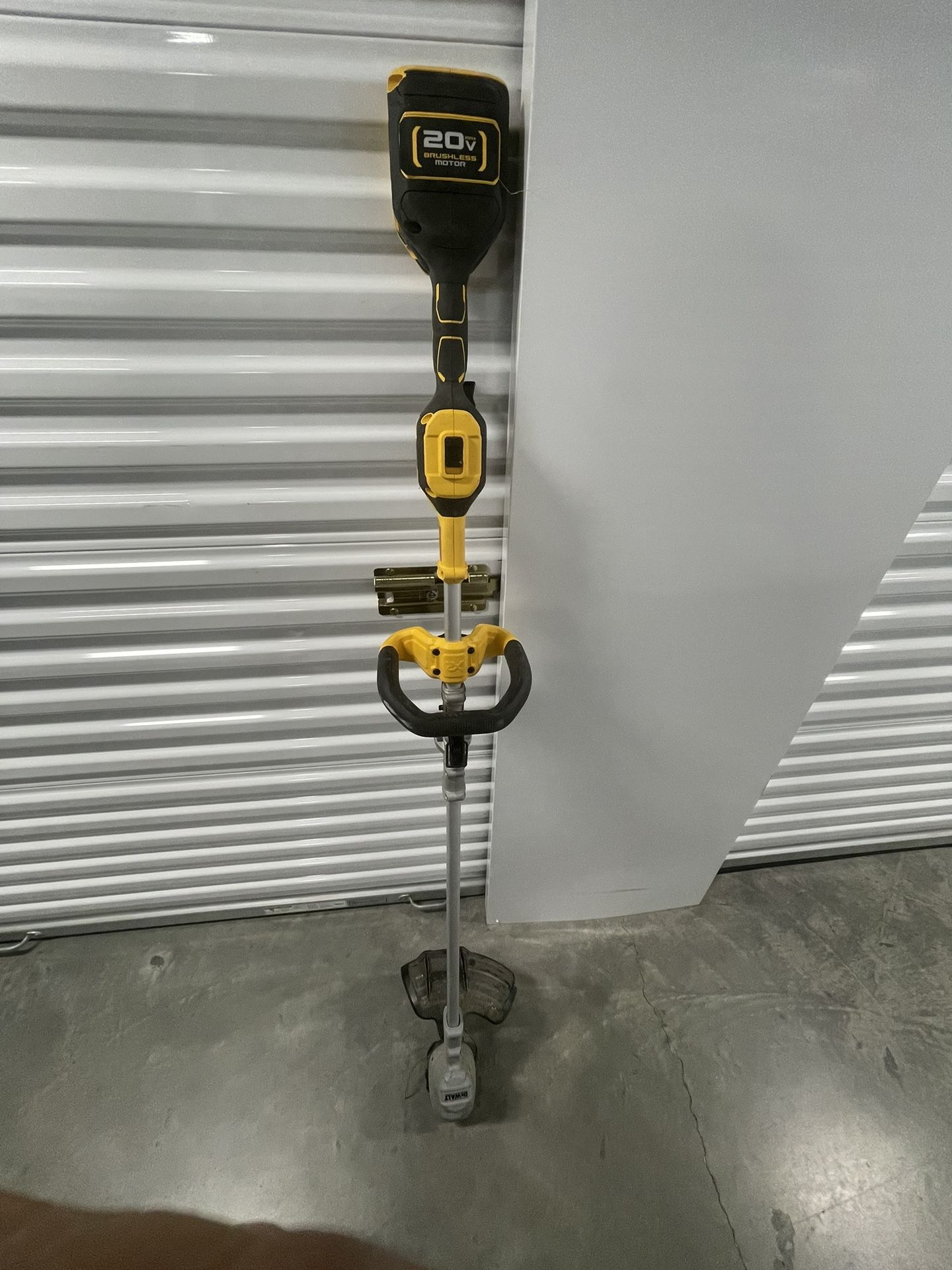 DEWALT 20V Max Brushless Motor Weed Eater Tool Only