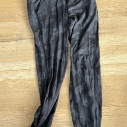Women’s Camo Sweatpants Size Small