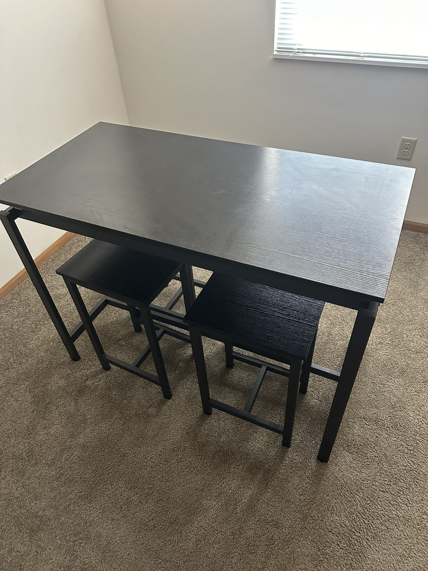 Dining Table With 4 Stools