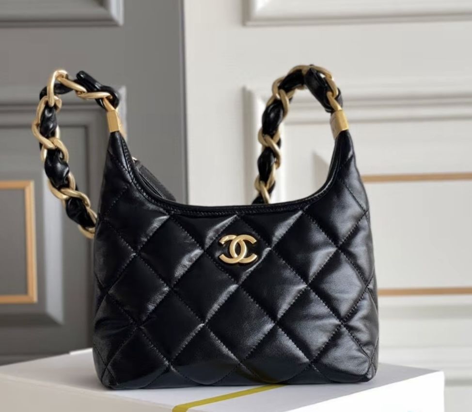 CHANEL 24A diamond check gold buckle leather chain sheepskin cross-body handbag women's black(20)27