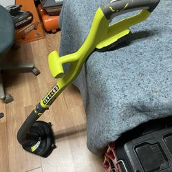 RYOBI ONE+ 18V 10 in. Cordless Battery String Trimmer and Edger (Tool Only)