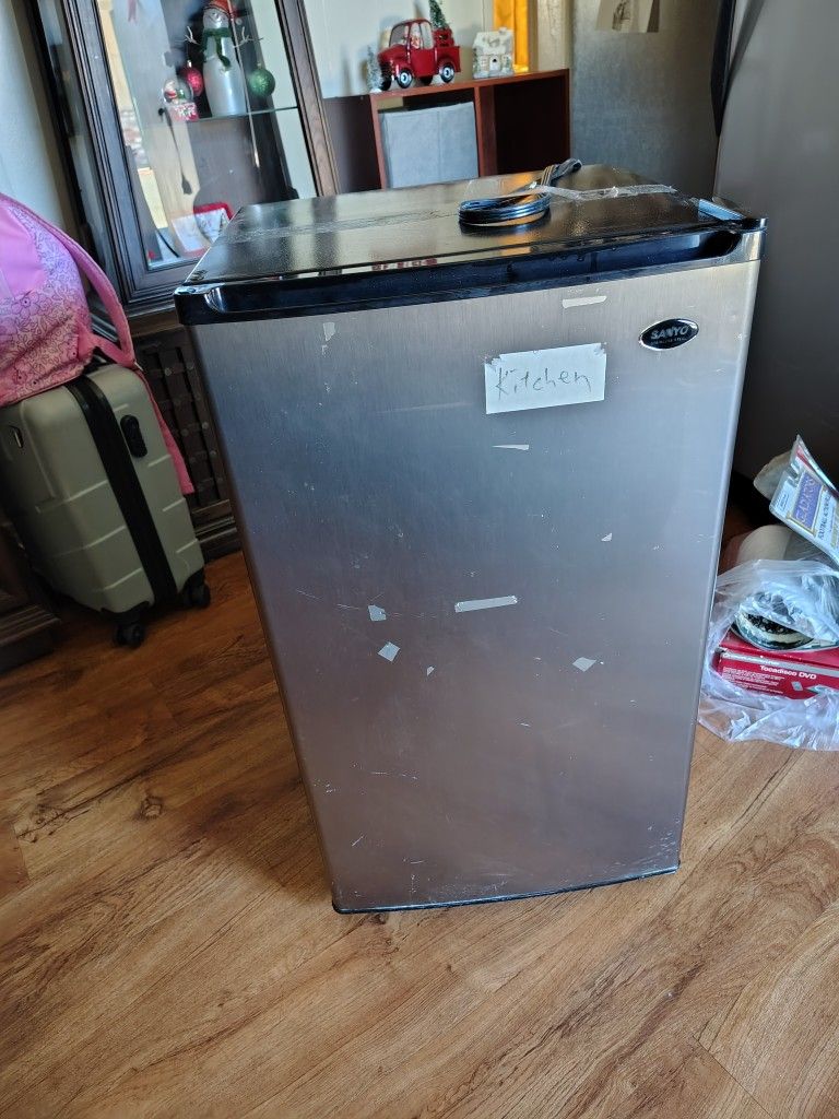 Mini Refrigerator 
