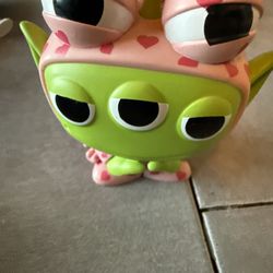  is a Funko Pop! Pixar Alien Remix Randall #761