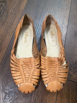 Women’s huarache sandals size 10 wide by soft spots