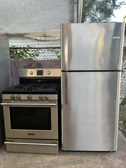 Refrijerador Frijidaire 30 Pulgadas De Ancho 68 Pulgadas De Alto Estufa Frijidaire 5 Quemadores De Gas 30 Pulgadas De Ancho