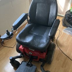 Jazzy 600 Motorized Scooter