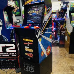 Asteroids Arcade With 10,888 Games