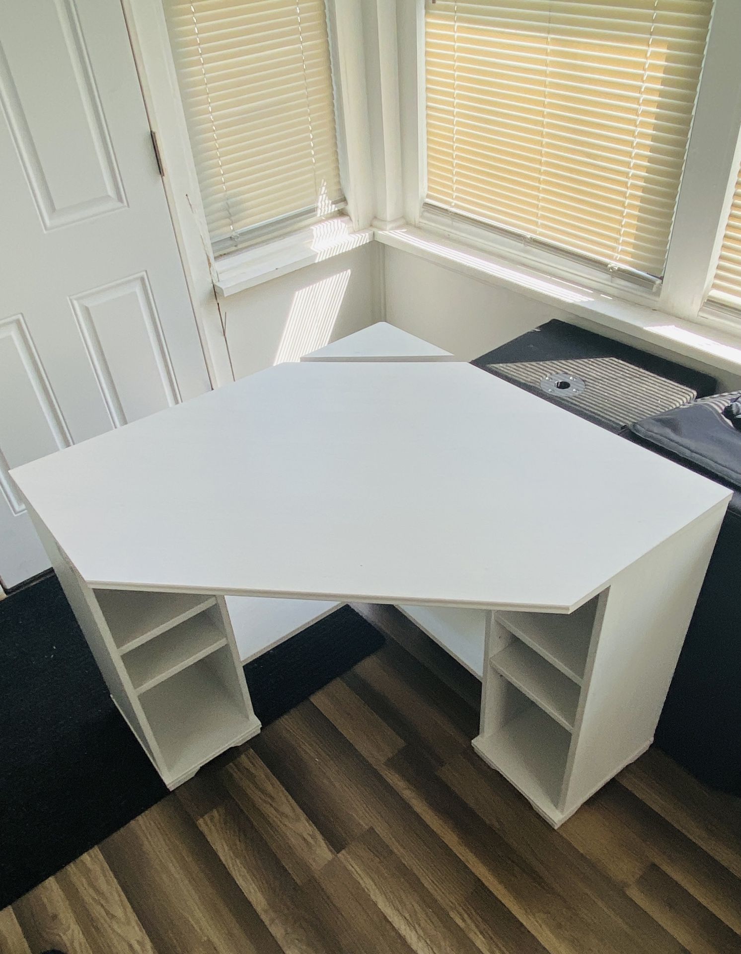 IKEA BORGSJÖ Corner desk (White)