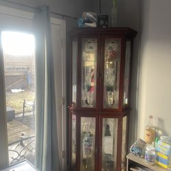 Wooden Pulaski Furniture Corporation Curio Cabinet