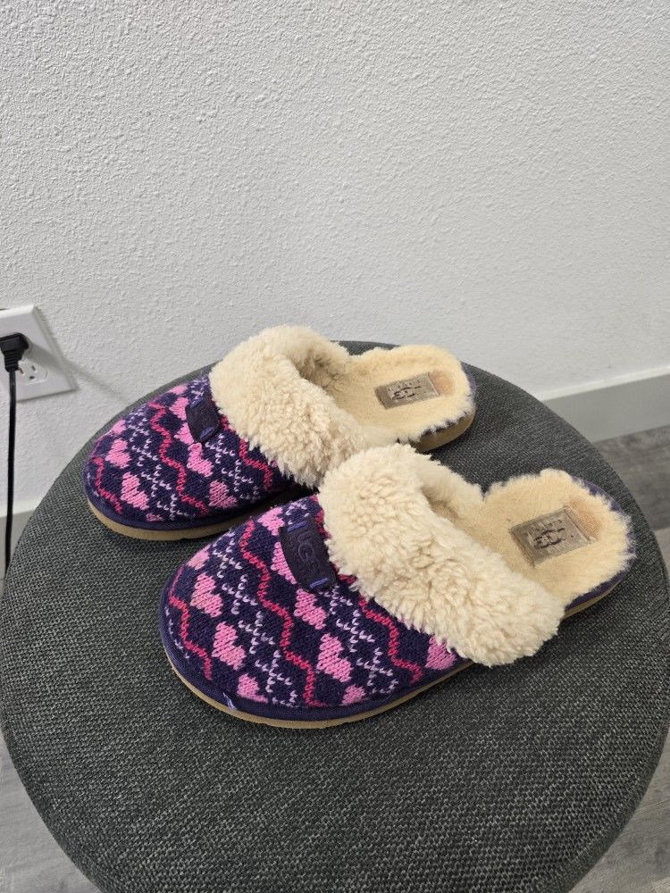 UGG Slippers womens 9-9,5 size