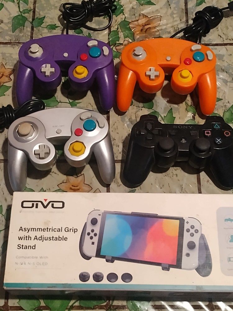 Gaming Controller Lot For 30$