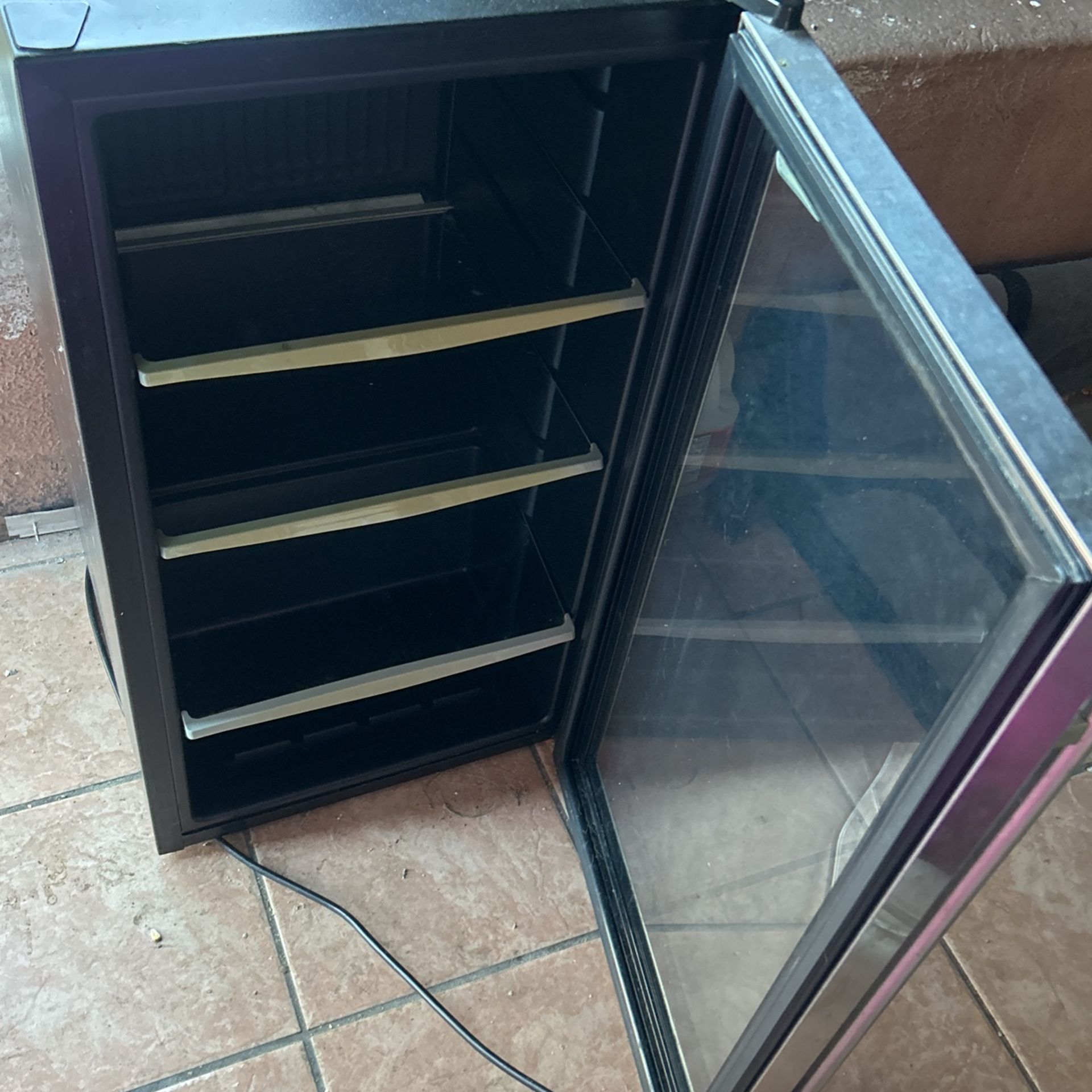 Vissani Mini Fridge 