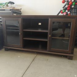 Entertainment center
