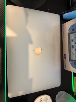MACBOOK PRO