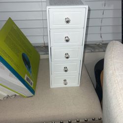 Small Makeup Organizer 