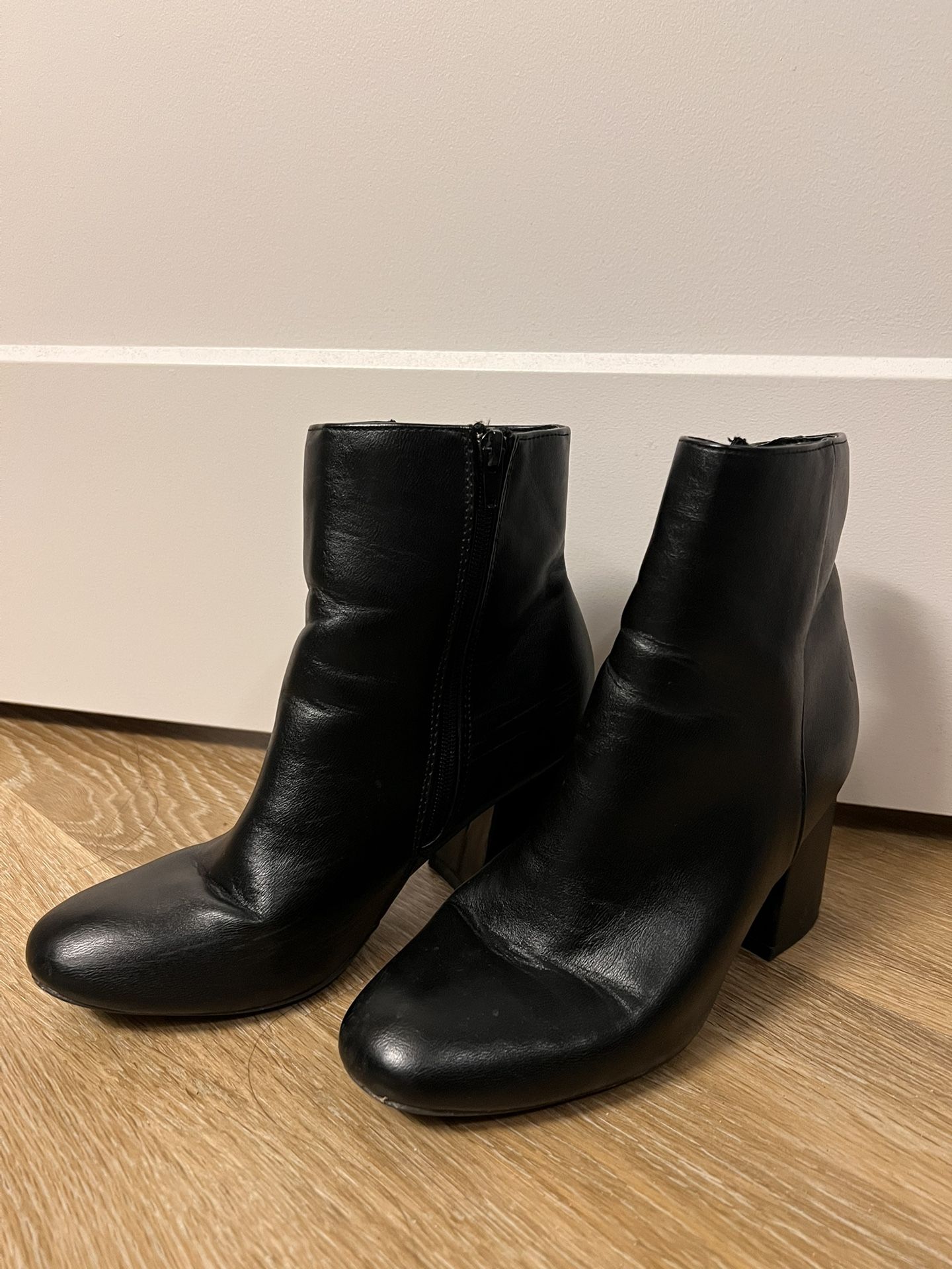 SHEIN Black Booties 8W 