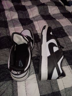 Boys US size 5 lowpro dunks nikes