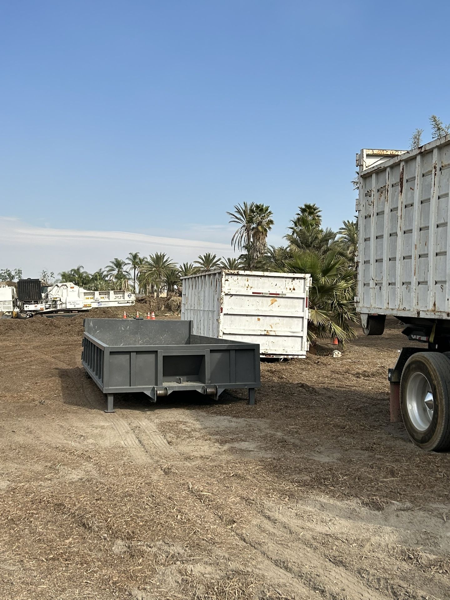 Rolloff Dumpsters/ Contenedores Para Tiera Goddamnit Cemento Paso Pavers Asphalt Ladrillos Mix 
