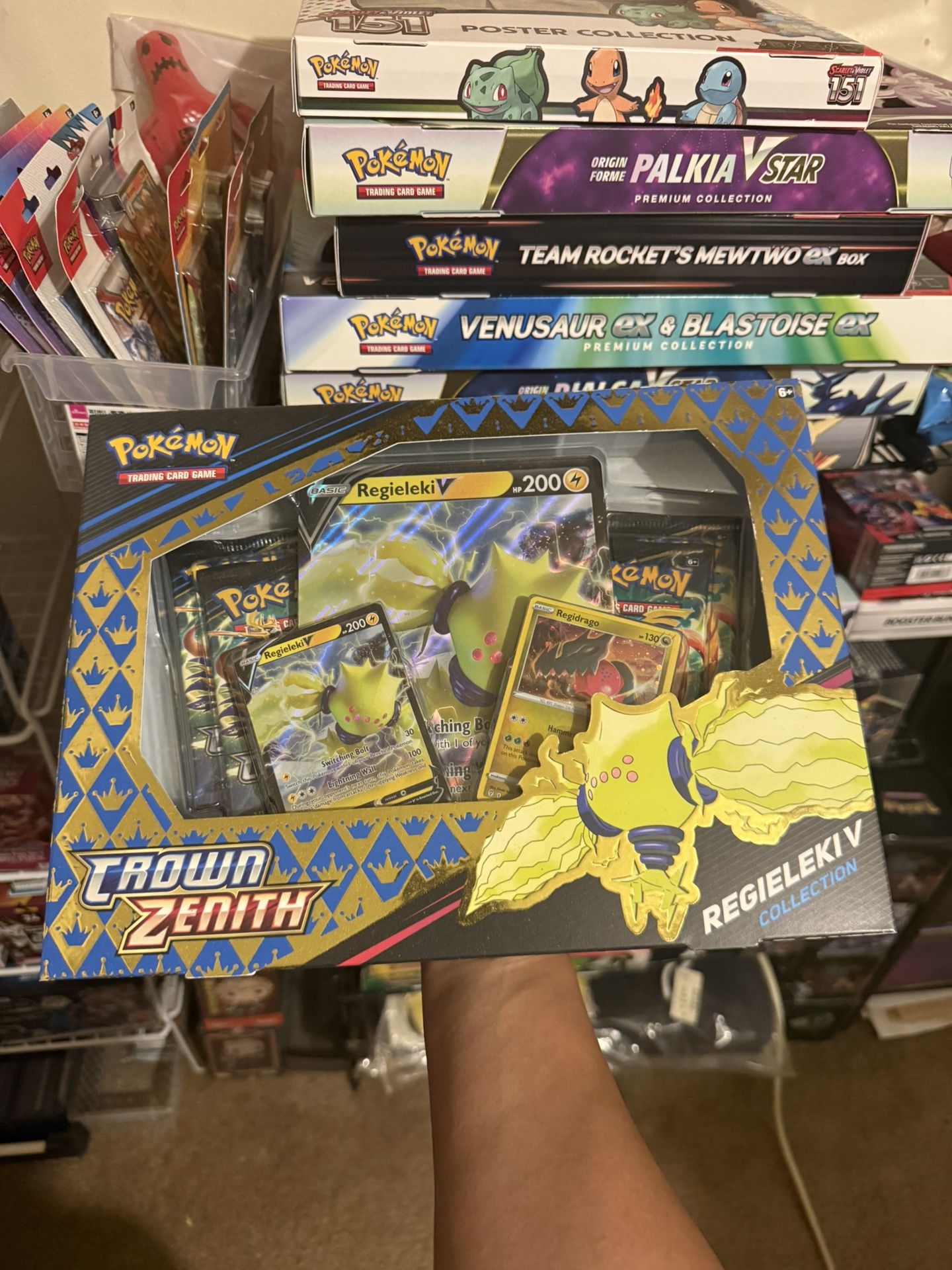 Pokemon crown zenith regieleki v collection new