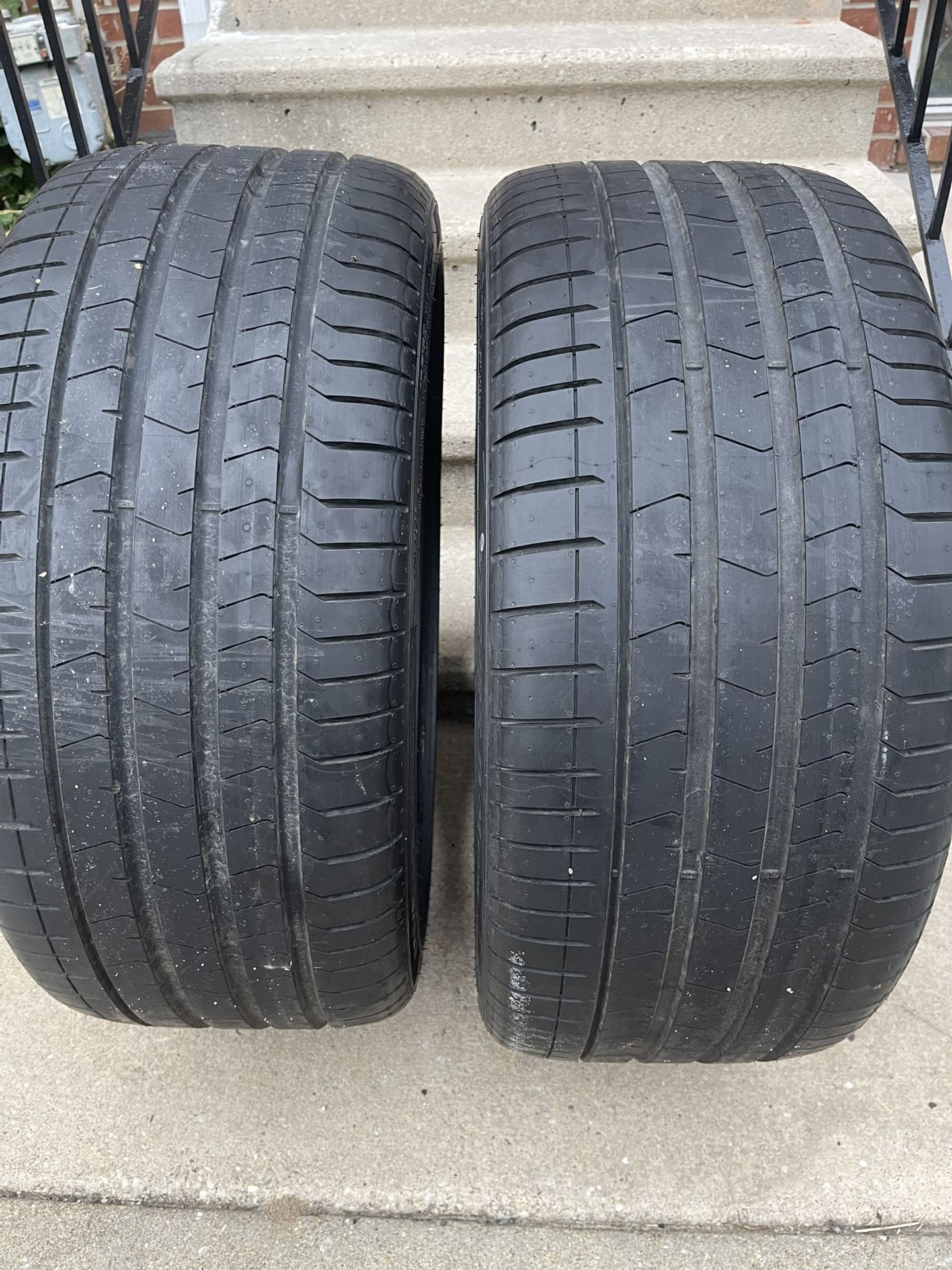275/35/R21 103y