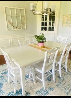 6 Chair Dinning room set