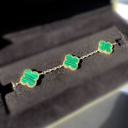 18k yellow gold Van cleef Alhambra style Green Malachite 5 motifs clover shape stone bracelet