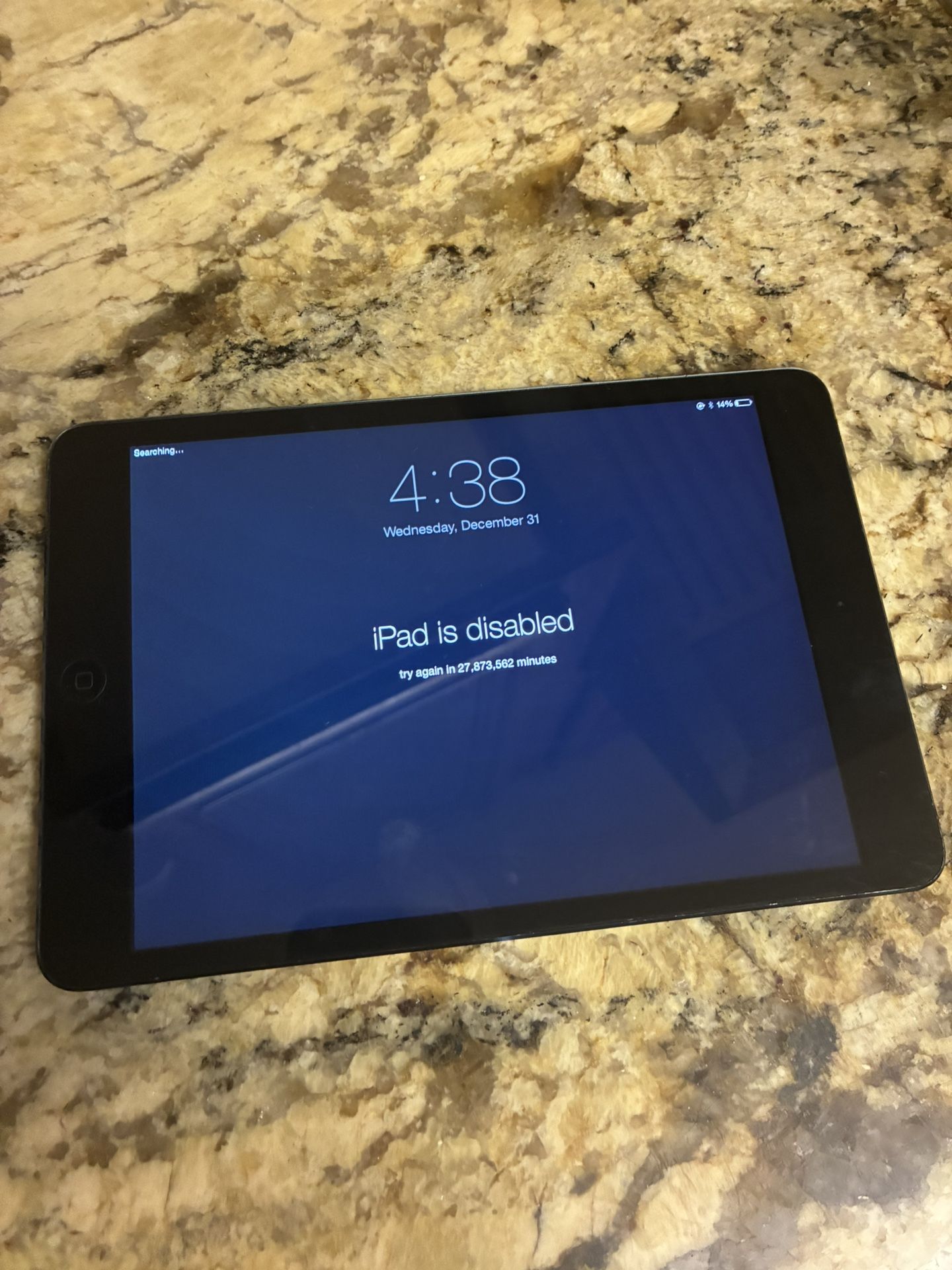 Apple iPad Mini A1455 (READ DESCRIPTION)