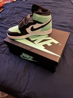 Air Jordan retro High OG Green glow