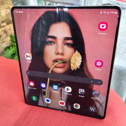 Z Fold 5 • 512 GB • UNLOCKED 🔐  • Like New! (Price Firm)