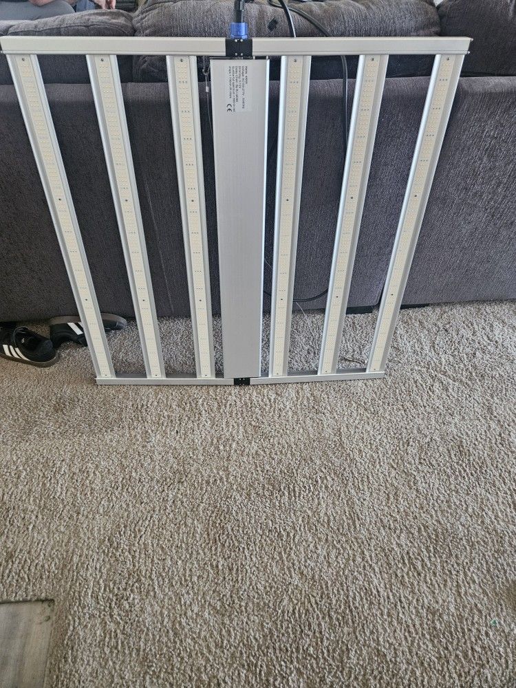 BAYLABS 480W Full Spectrum LED Grow Light, UV/IR Enhanced Foldable and Dimmable 6 Bar Lamp for 4x4 ft .