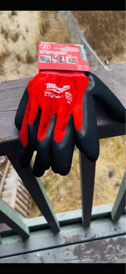 Brand New Ultimate Warmth All Day Comfort Milwaukee  Winter Gloves