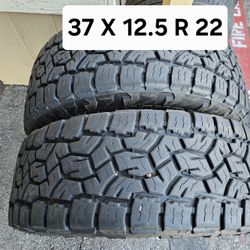 37 X 12.5 R 22 LT (2) TIRES TOYO AT 