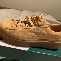 Brand New Suede Pumas 