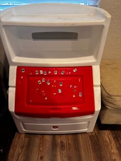 Step 2 toy chest