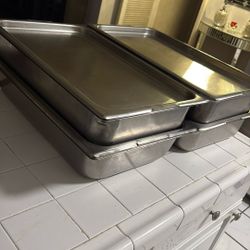 4 Chafer Pans With Lids 