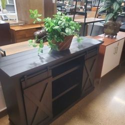 Black Farmhouse Entrainment With Sliding Barn Doors (New)